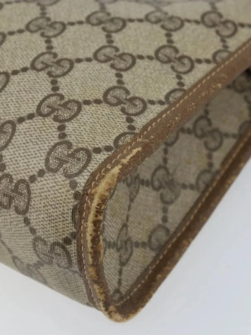 GUCCI GG Supreme Clutch Bag PVC Beige Gold 97 01 038 Auth 173939